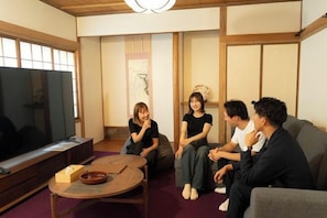 Living area - KONJAKUSO Nara Naramachi "MUSHIBUROYA" Sauna Villa (Nara)