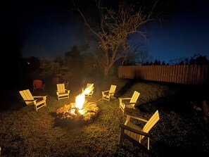 Property grounds - Cozy Nashville Retreat w/ Firepit Near Trendy East Nashville Hotspots (Nashville)
