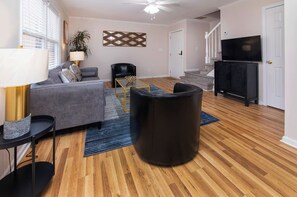 Living area - Cozy 1BR for Longer Stays Close to Uptown (Charlotte)