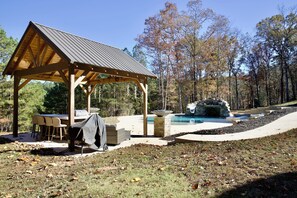 Outdoor dining - Private World Cup Executive Estate  Secure Lakefront Delegation Compound Atlanta (Lithonia)