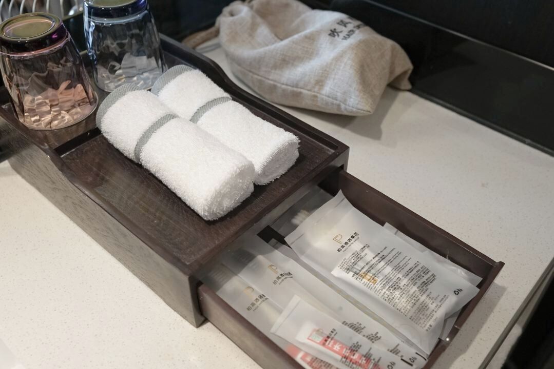 Bathroom amenities
