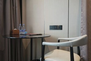 Superior Twin Room | Dining - Paco Hotel Datang Metro Guangzhou (Guangzhou)