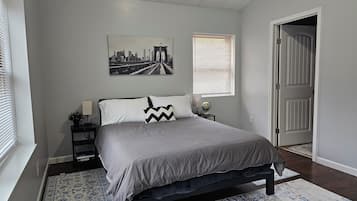 5 bedrooms, iron/ironing board, WiFi, bed sheets