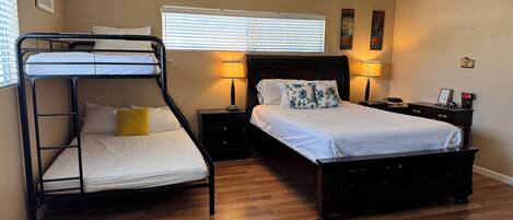 5 makuuhuonetta, silitysrauta/-lauta, internet, vuodevaatteet