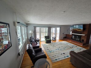 Smart TV, fireplace, printers - Spacious 5-bedroom Lake House in Kingston TN (Kingston)