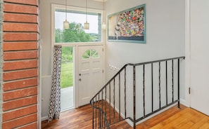 Interior - Spacious 5-bedroom Lake House in Kingston TN (Kingston)