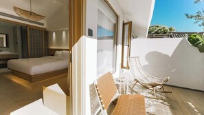 Superior Double Room, Courtyard View | Terrace/patio - Dali Ancient City Ped Mall Meishu B & B (Dali)