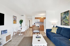 Een smart-tv en boeken