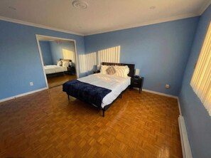 3 chambres, fer et planche à repasser, Wi-Fi gratuit, draps fournis