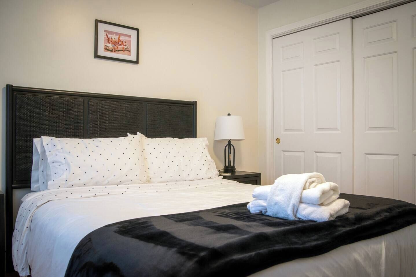 4 bedrooms, desk, iron/ironing board, WiFi