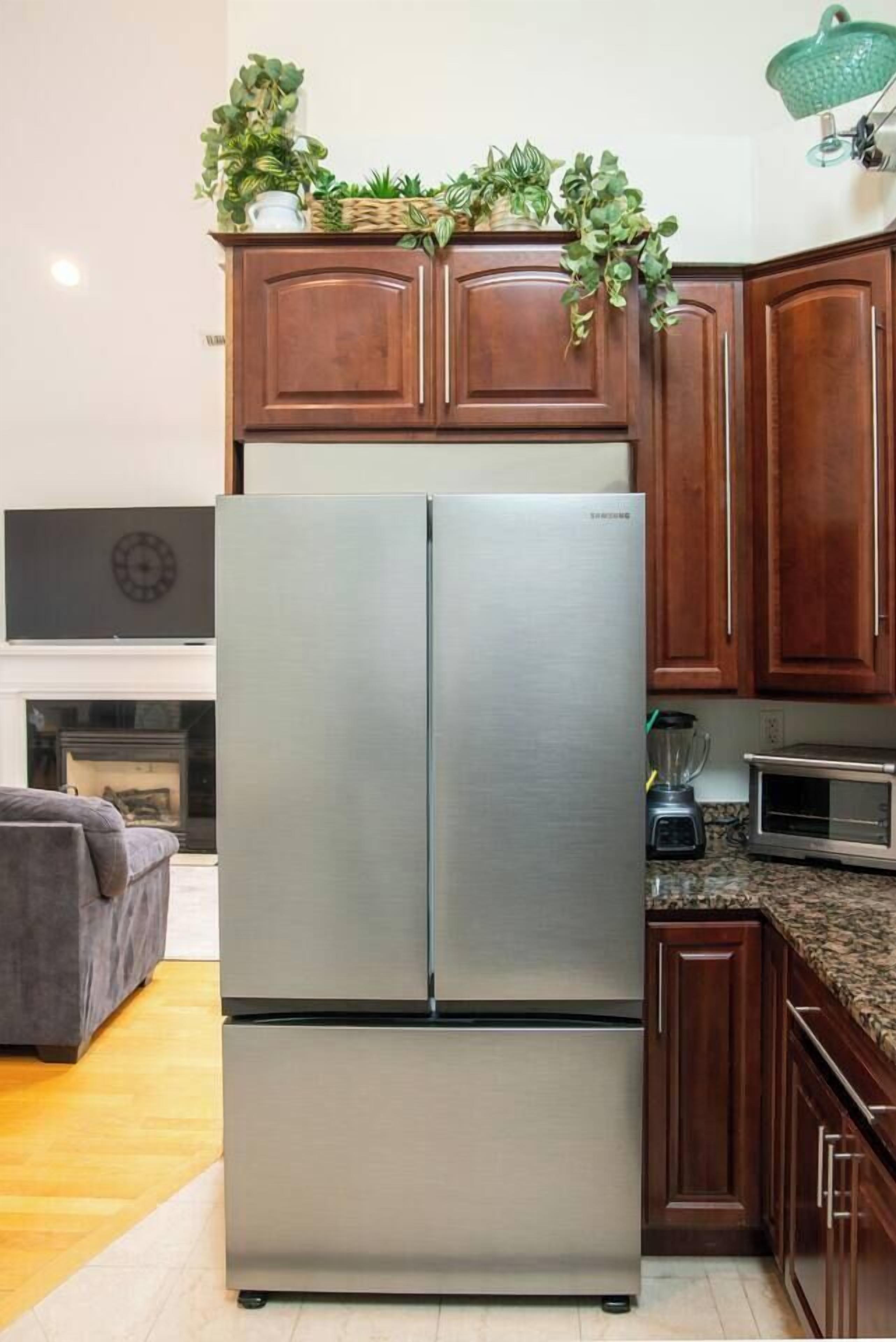 Microondas, horno, lavavajillas y cafetera y tetera 