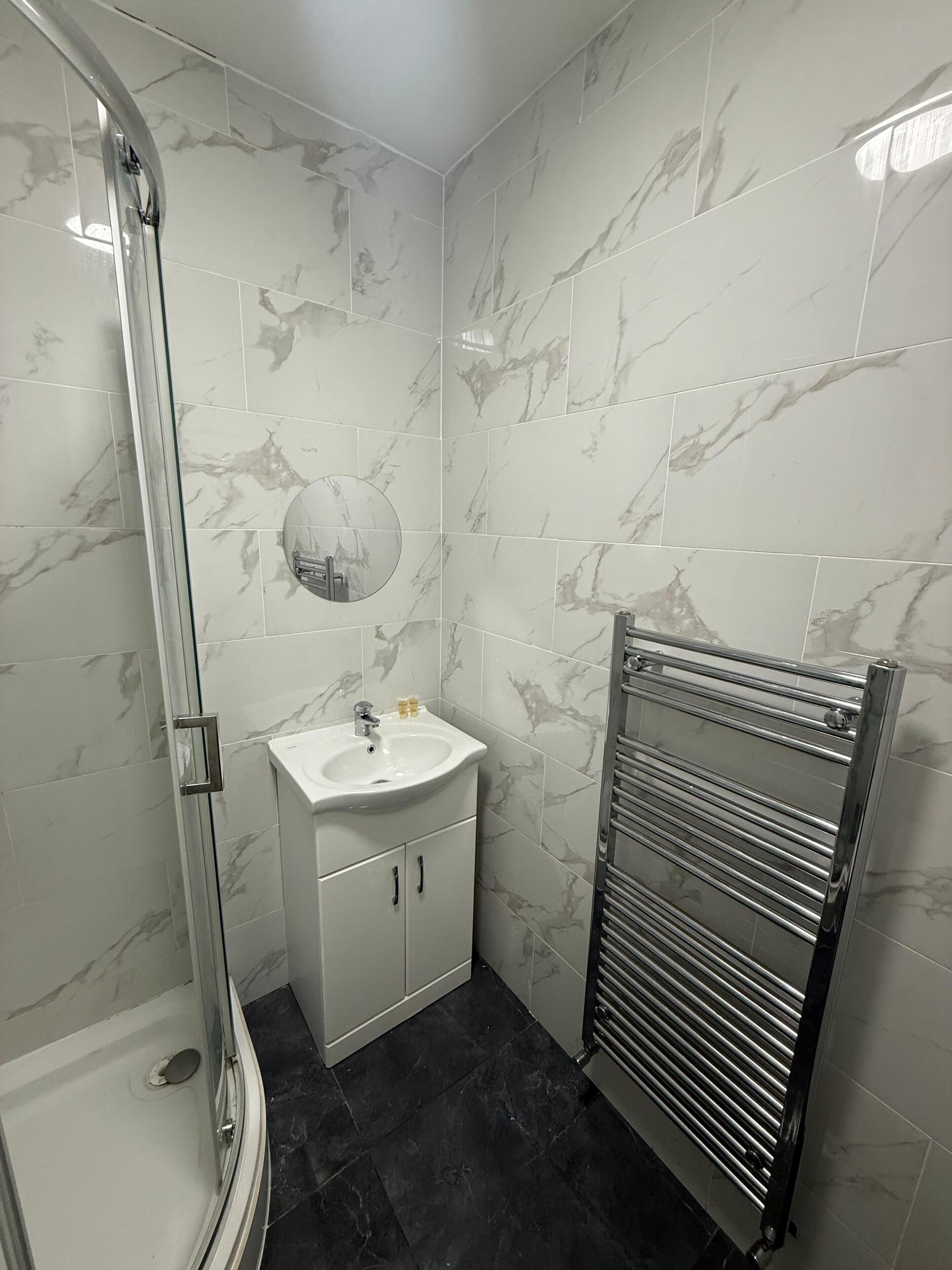 Room, Multiple Bedrooms, Smoking, Balcony | Bathroom