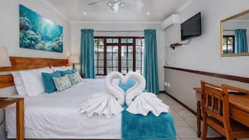 Dobbeltrom – classic, hageutsikt | Skrivebord, skrivebord for bærbar PC og strykejern/-brett