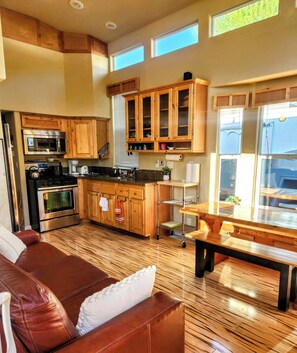 Interior - Cozy Cabin, Gorgeous Deck, Beautiful Beach (Christina Lake)