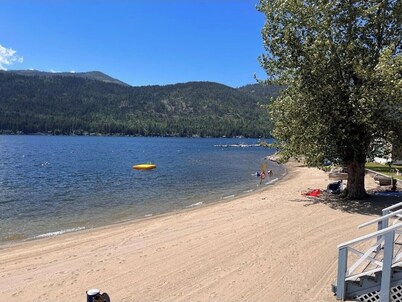 Cozy Cabin, Gorgeous Deck, Beautiful Beach