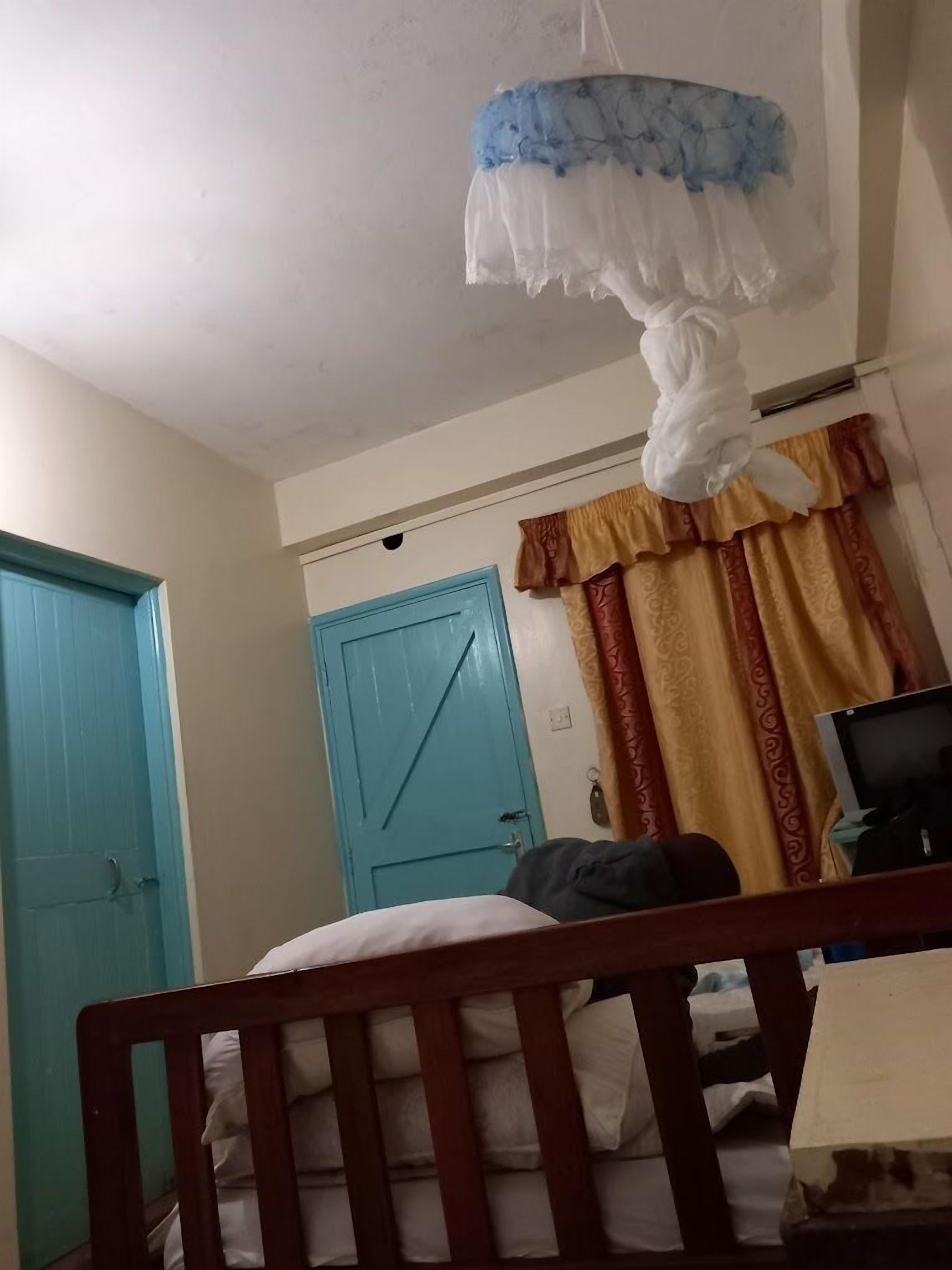 Deluxe Single Room | Free WiFi, bed sheets