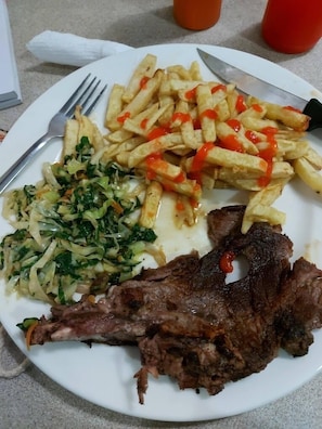 餐飲
