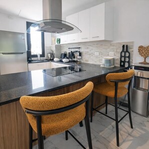 Fridge, microwave, oven, stovetop - Aqua Poolside Serenity | Pool  & Golf  2B Cana Bay (Bavaro)