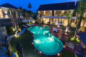 Piscine extérieure
