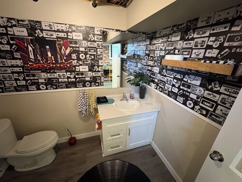 Newly renovated, fully furnished, spacious basement suite. Pet friendly!