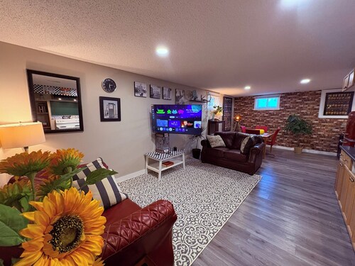 Newly renovated, fully furnished, spacious basement suite. Pet friendly!
