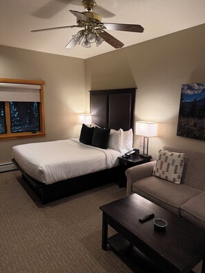 2 bedrooms, iron/ironing board, Internet, bed sheets - Ski-In/Ski-Out Breck Condo at Grand Timber Lodge. Snowfall!!! Avail Jan 8–11 (Breckenridge)