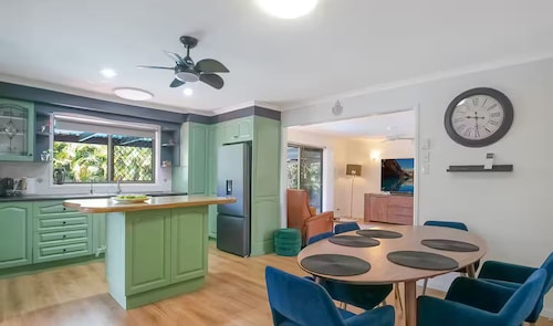 Entire home in Kippa-Ring, Australia