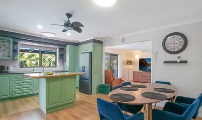 Entire home in Kippa-Ring, Australia