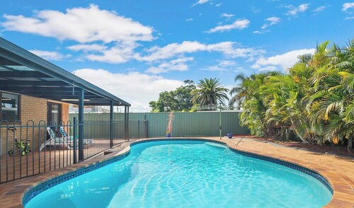 Entire home in Kippa-Ring, Australia