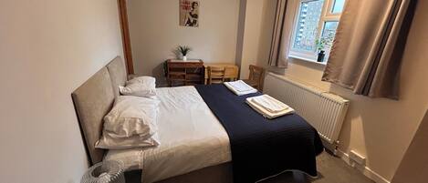 1 bedroom, bed sheets