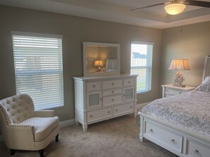 2 bedrooms, iron/ironing board, Internet, bed sheets - New construction home in Belleview convenient to both The Villages and Ocala. (Belleview)