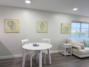 Interior - Siesta Harbor 2BR – 55+ Pool, Hot Tub & Beach (Sarasota)