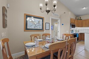 Dining - Suwannee House & Bungalow (Bell)