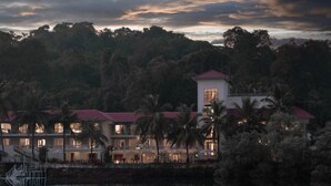 Exterior - The Postcard on The Mandovi River (Alto de Porvorim)