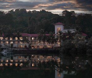 บริเวณภายนอก