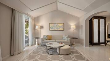 Superior-Doppelzimmer, Terrasse, Flussblick | Wohnbereich