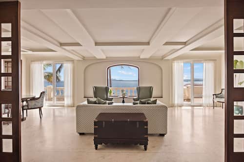 Presidential Suite, River View | Premium bedding, free minibar items, in-room safe, iron/ironing board