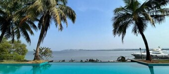 ザ ポストカード オン ザ マンドヴィ リバー