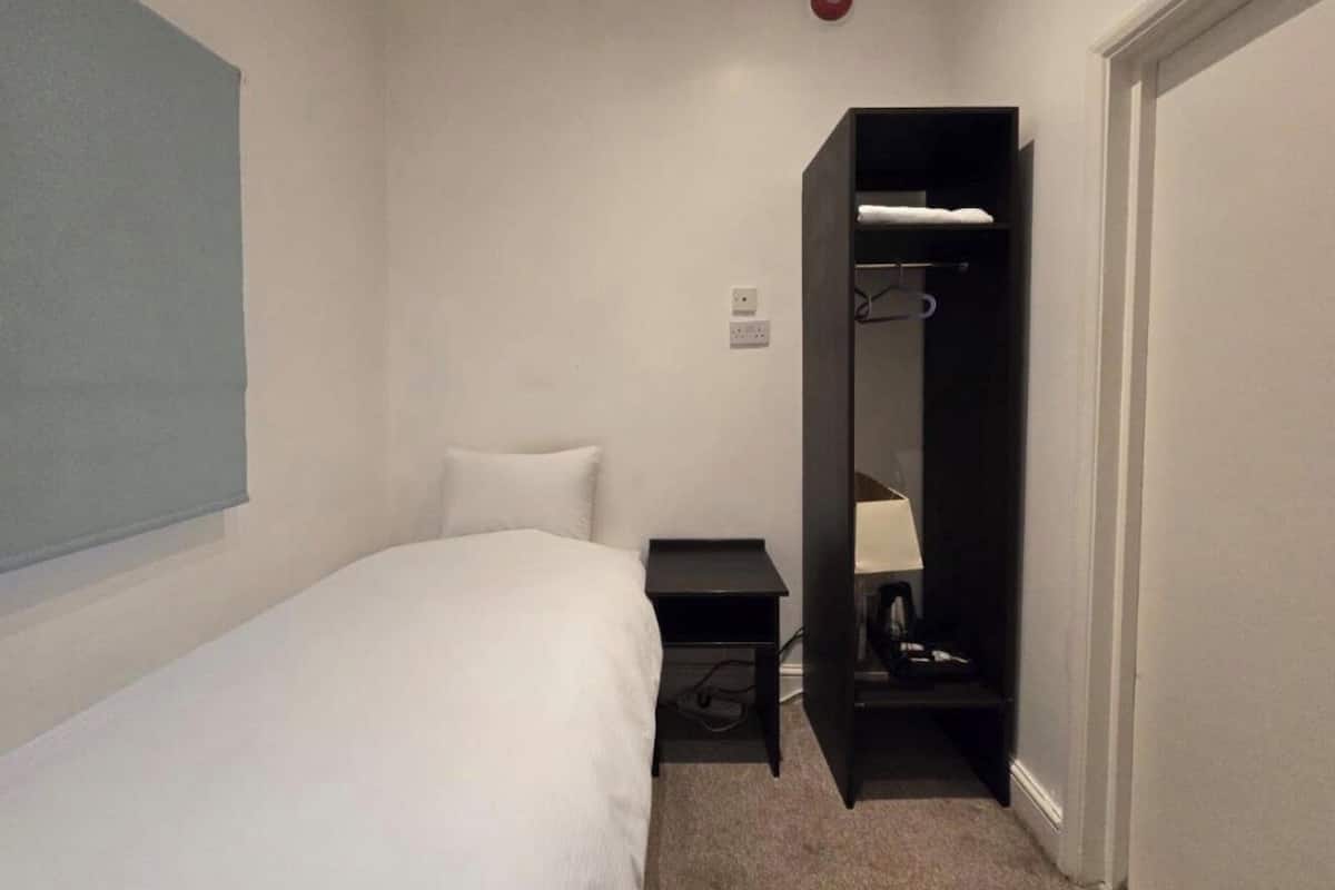 Iron/ironing board, free WiFi