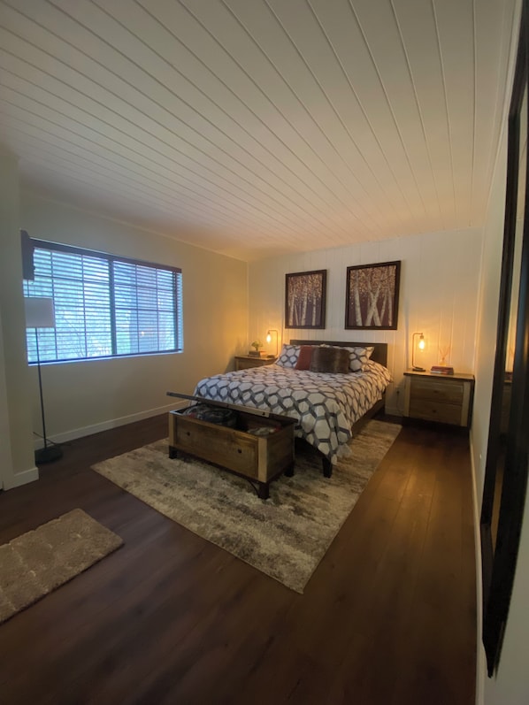 2 bedrooms, iron/ironing board, WiFi, bed sheets - Cozy 2-bedroom cabin in charming Frazier Park with AC (Frazier Park)