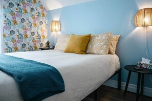 2 habitaciones, escritorio, tabla de planchar con plancha y wifi gratis 