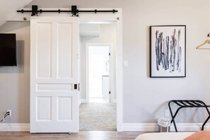 2 Schlafzimmer, Schreibtisch, Bügeleisen/Bügelbrett, kostenloses WLAN