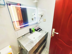 Bathroom - Snow Valley Ma Hua Inn (Harbin)