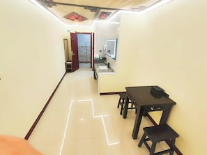 Signature Triple Room, Valley View | Desk, laptop workspace, soundproofing, free WiFi - Snow Valley Ma Hua Inn (Harbin)