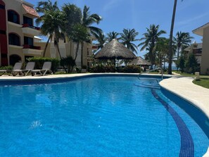 Outdoor pool - Beachfront House (Puerto Morelos)