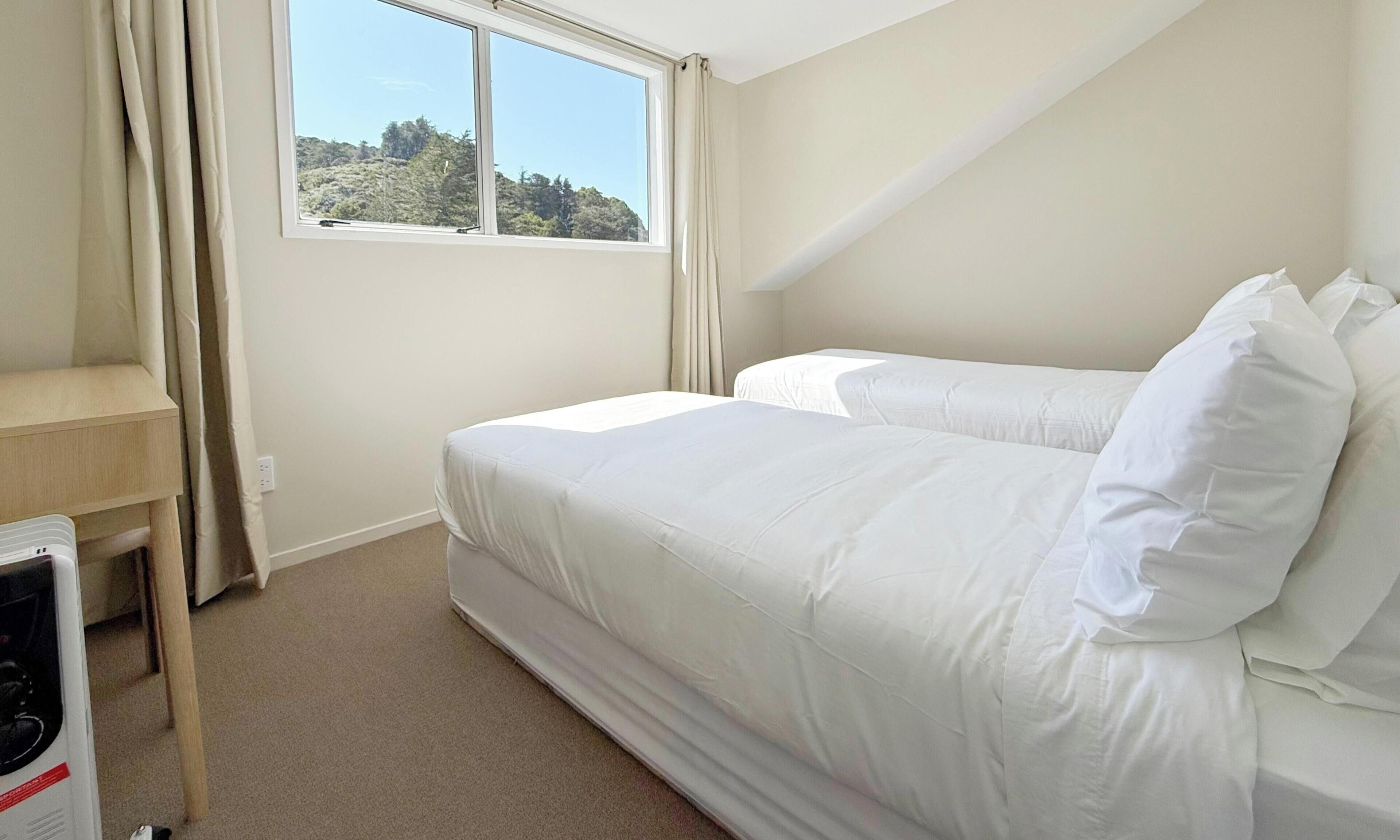 10 habitaciones, wifi y ropa de cama 