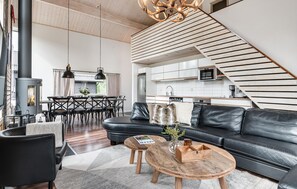 Smart TV, fireplace - Awesome home in Transtrand with sauna (Transtrand)