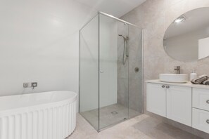 Shower, hair dryer, towels, soap - Ruby Jade Coastal Luxury at Anna Bay (Anna Bay)