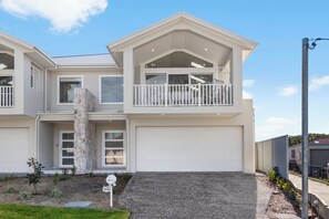 Exterior - Ruby Jade Coastal Luxury at Anna Bay (Anna Bay)