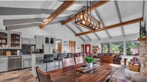 Dining - Experience luxury at The Bear Den in Tahoe City, a spacious 4-bedroom retreat with hot tub (Tahoe City)